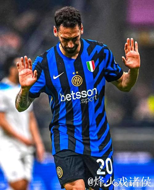 里程碑，恰尔汗奥卢出战利物浦迎来国米生涯200