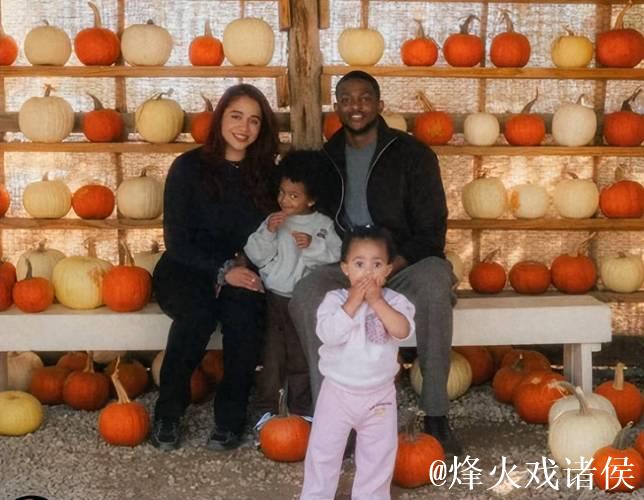 福克斯一家近照,27岁再拿2.3亿肥约,成马刺领袖,娇妻旺夫相 福克斯一家近照,27岁再拿2.3亿肥约,成马刺领袖,娇妻旺夫相