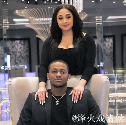 福克斯一家近照,27岁再拿2.3亿肥约,成马刺领袖,娇妻旺夫相 福克斯一家近照,27岁再拿2.3亿肥约,成马刺领袖,娇妻旺夫相